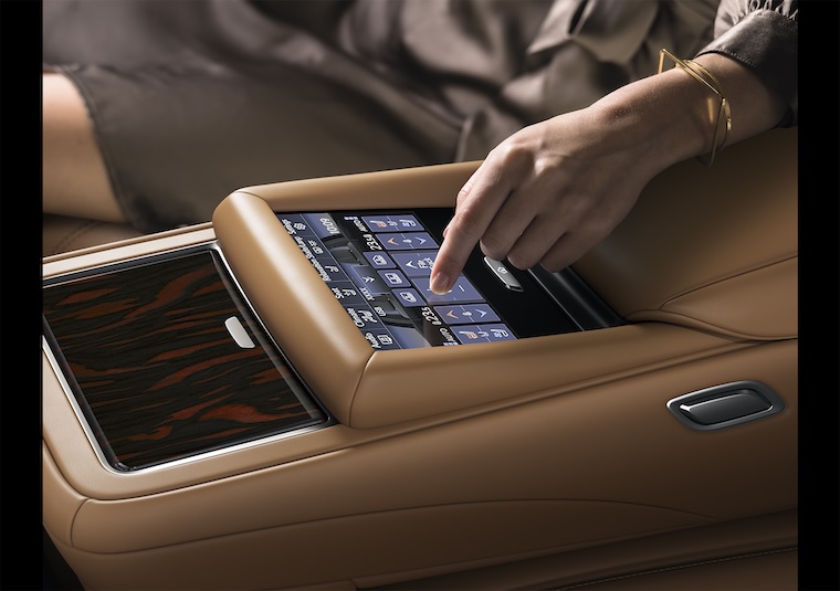 LS Sedan I Luxury Sedan I Lexus Oman